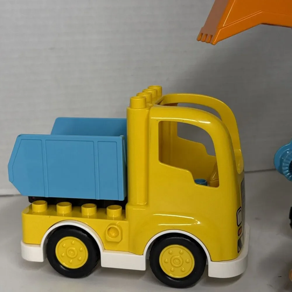 LEGO DUPLO 10931 Dump Truck & Tracked Excavator Construction Toy Worker Inc.